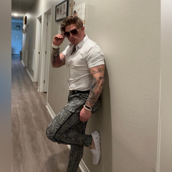 Meet your Posher, Mundo - Picture 11 of 12